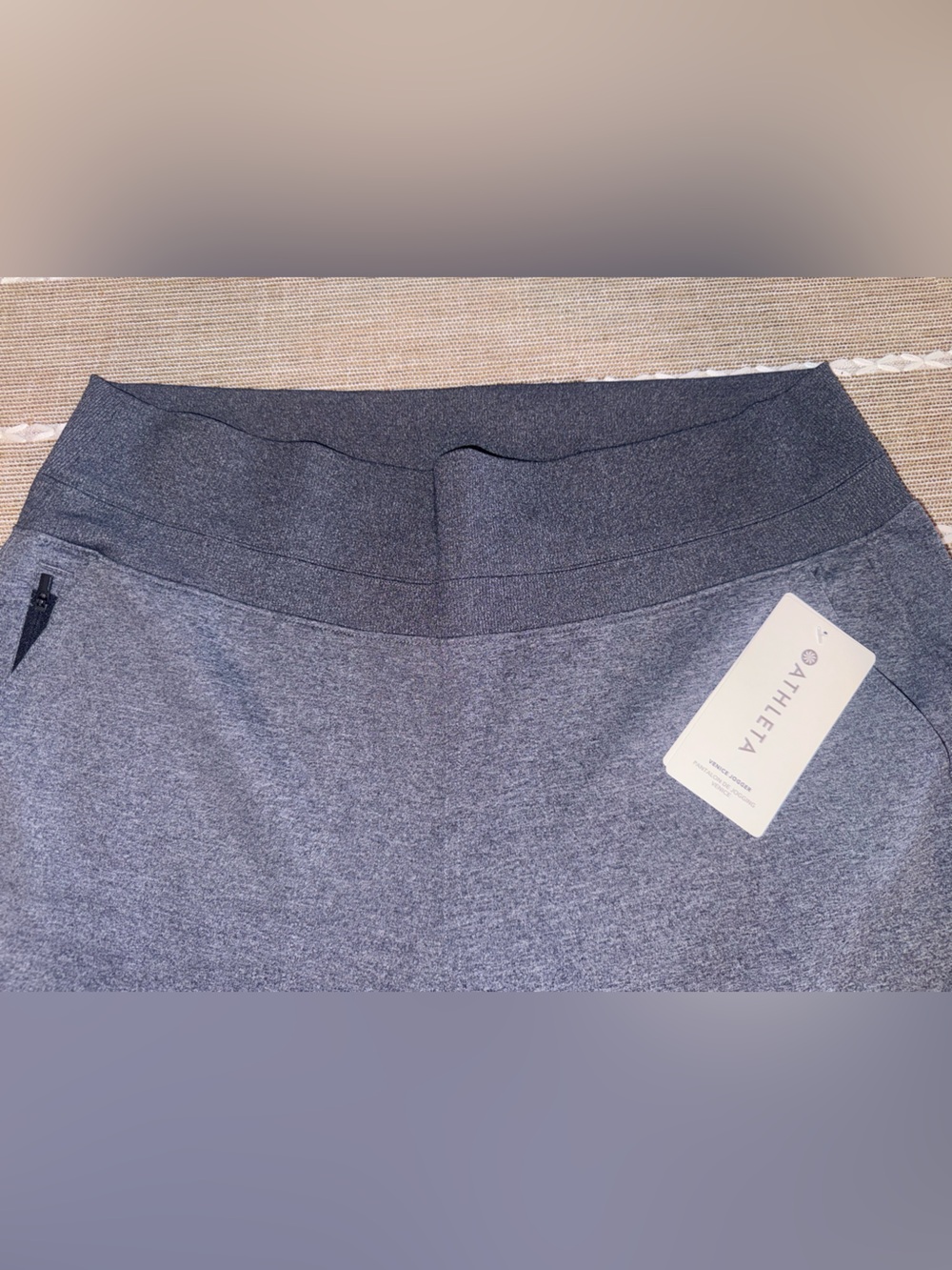 Athleta Men’s Heather Gray Jogger Sweatpants